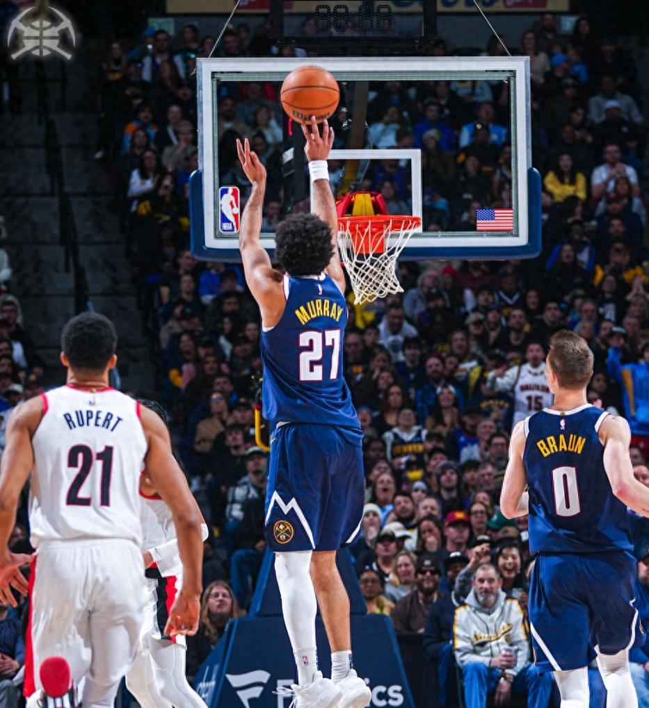 开云官方网站-穆雷迎来五赛季出色发挥，日本队观众热烈欢呼！